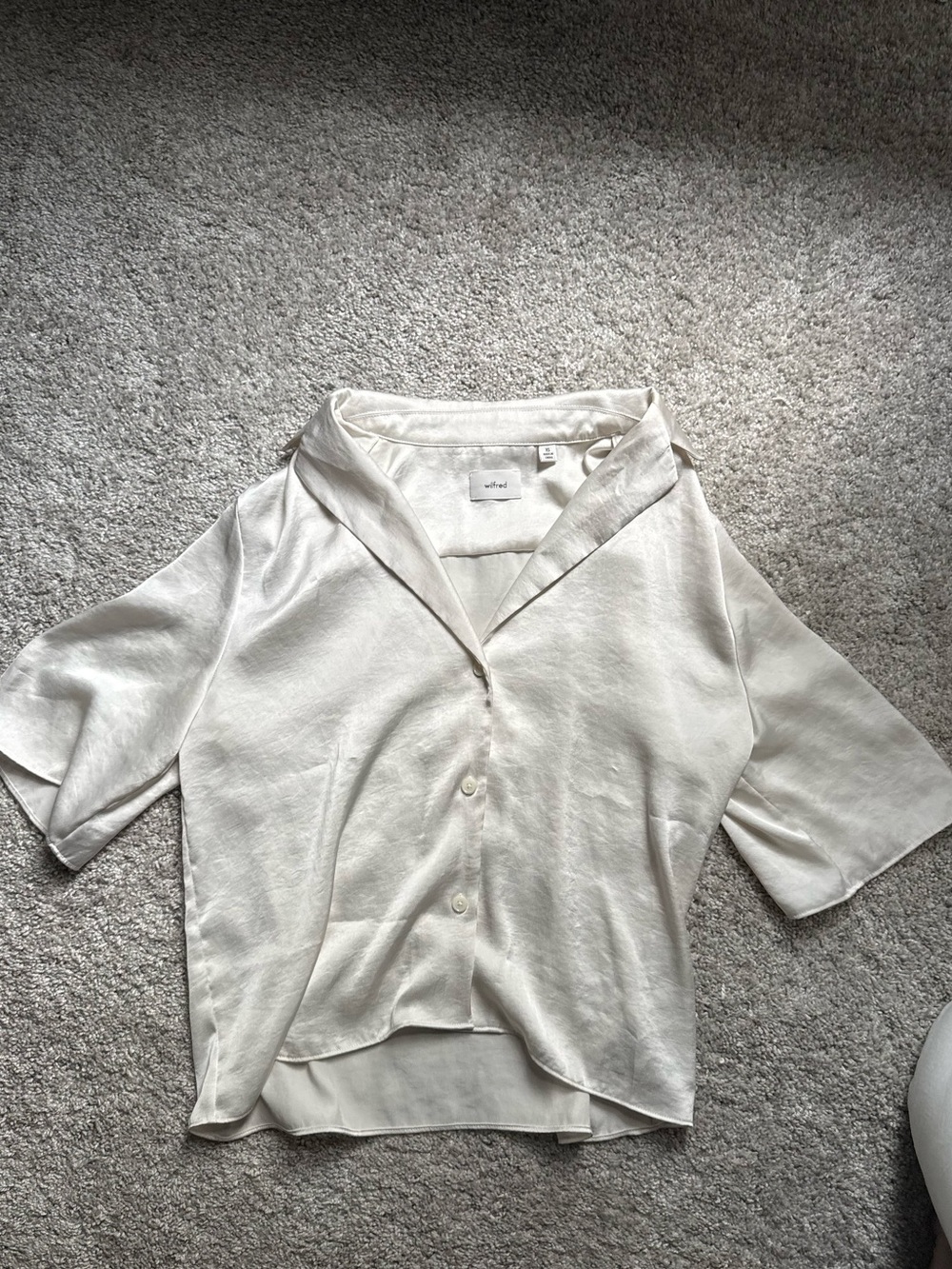 Aritzia Wilfred silk button down blouse